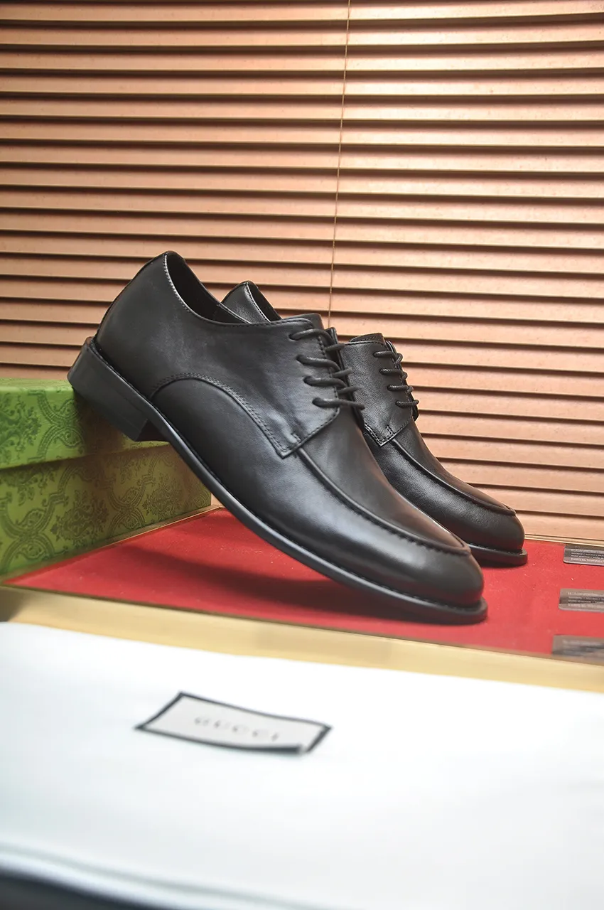 Men's shoes 💰580💶 Brand: GUCCI (Gucci) Standard code: Men's code 38/44 (45 can be customized) Grade: Same as the official website Original quality Material: Original cowhide Water-dyed cowhide lining Original rubber outsole Style category: Men's fashionable casual leather shoes Distinguished big-name luxury elements Top luxury Color: Actual picture